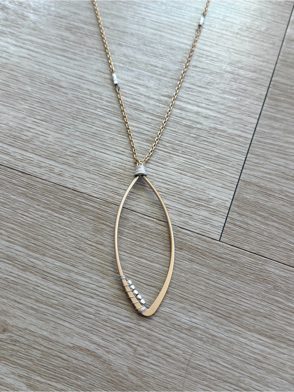 New Gold and Silver Tone Lightweight Pendant Long Chain Necklace 32” +Adjust - Picture 3 of 7